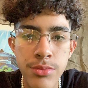 Meet your Posher, Luis